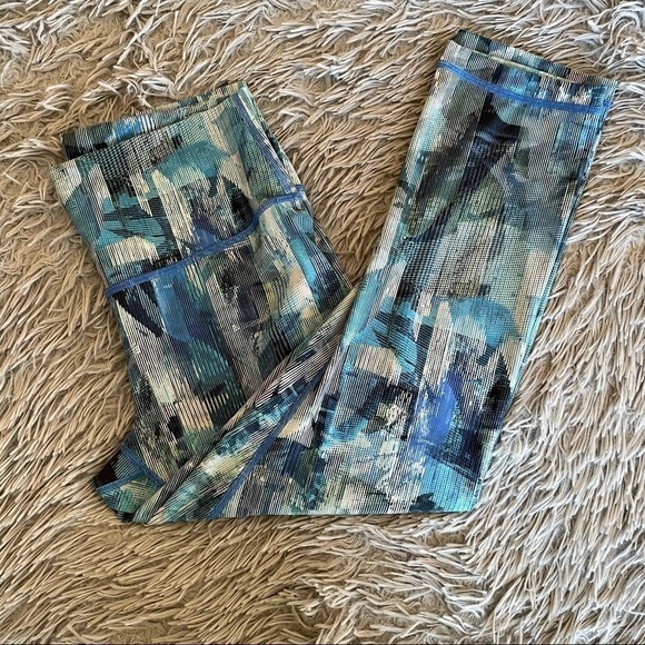 Lululemon Cropped Leggings Geometric Striped Multi Color - Picture 7 of 9